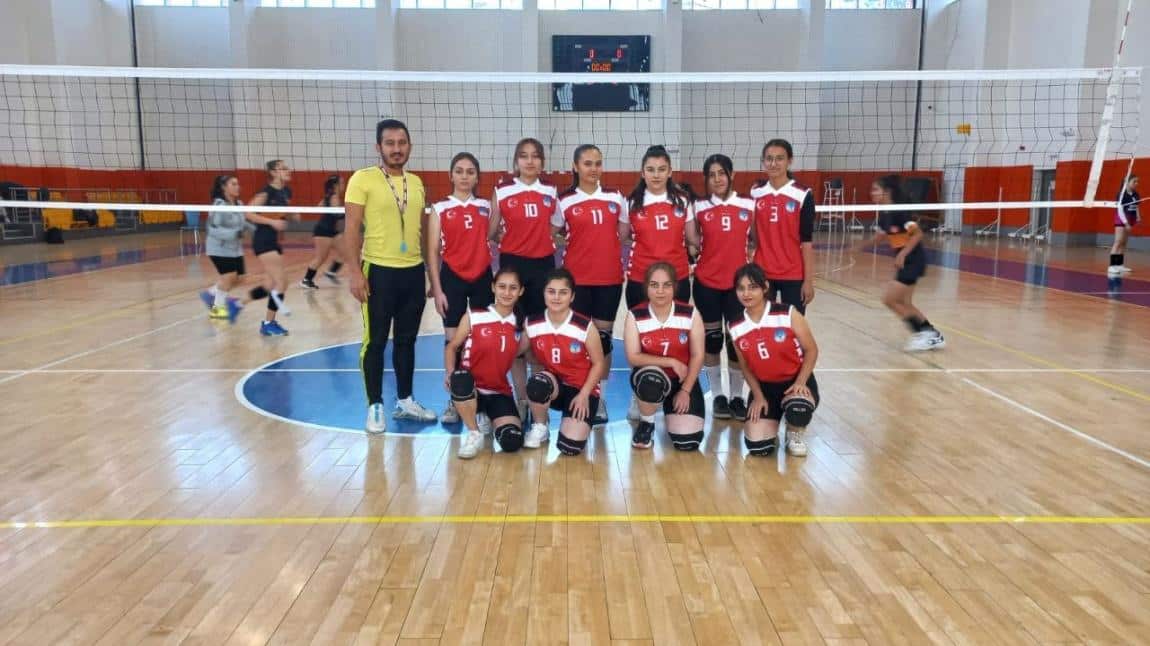 KIZLAR VOLEYBOL TURNUVASI